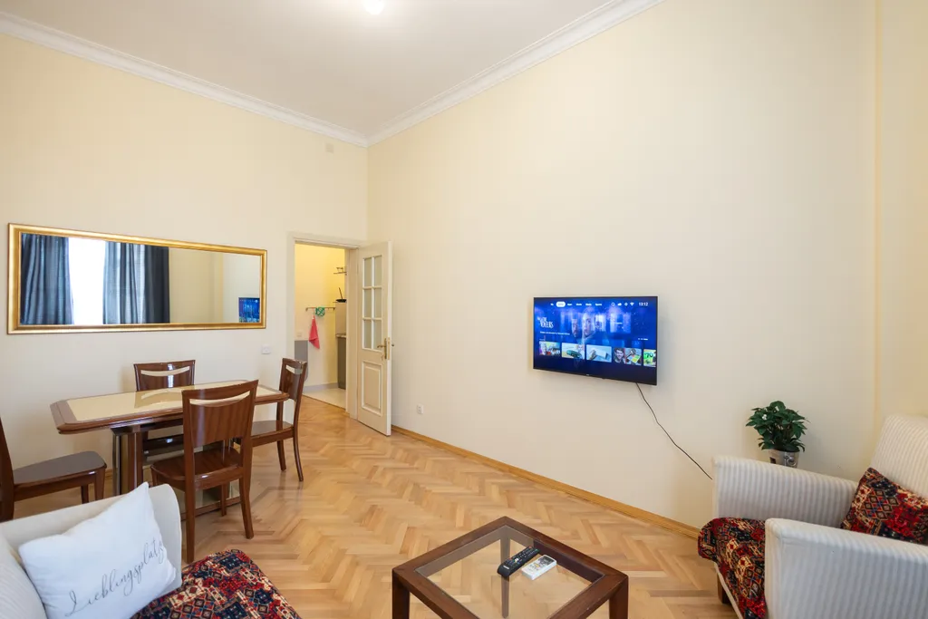 Апартамент с видом на бульвар на Торговой