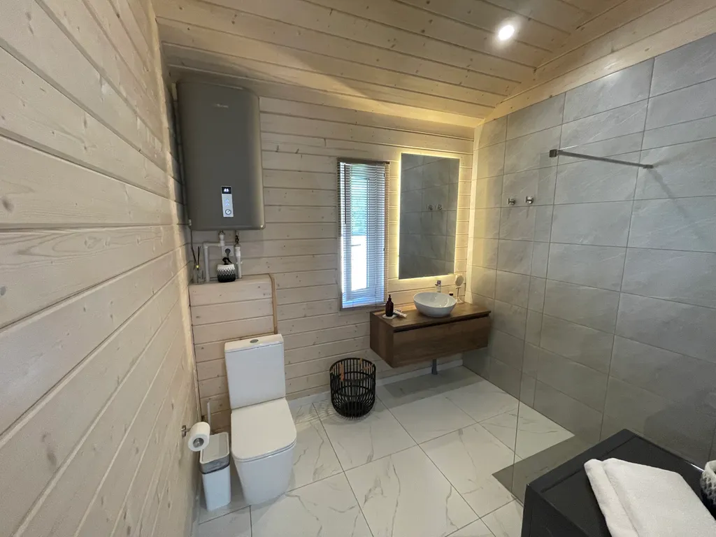 Современный домик в центре