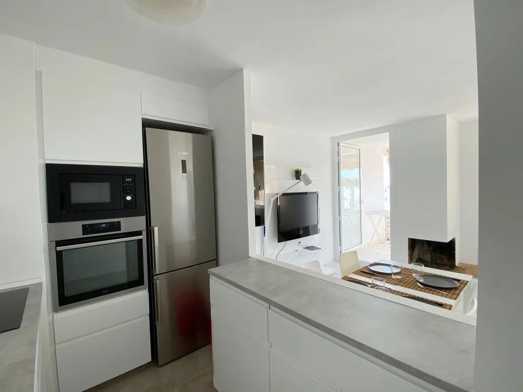 Апартаменты с шикарным видом на море и Ситжес