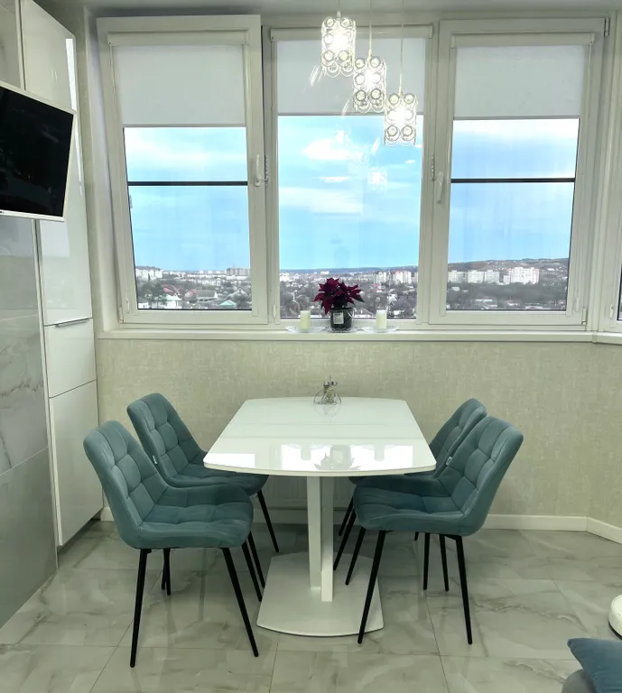 Шикарная евротрешка с видом на горы