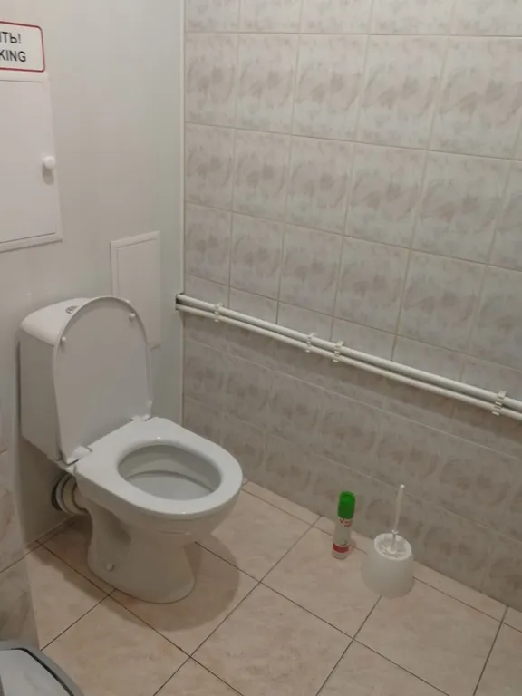 Уютная комната с двуспальной кроватью