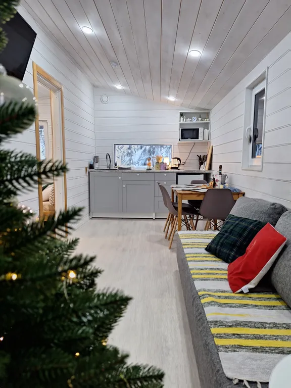 Коттедж Уютный семейный домик с террасой в лесу — Шерегеш