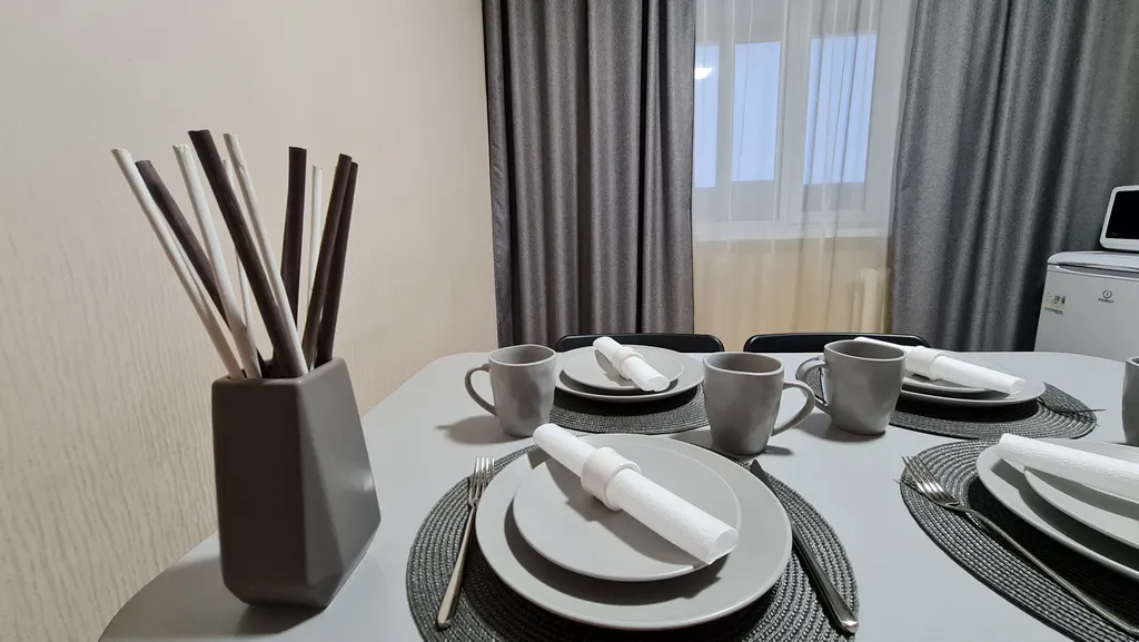 Светлая двухкомнатная квартира с евро ремонтом в многоэтажном доме