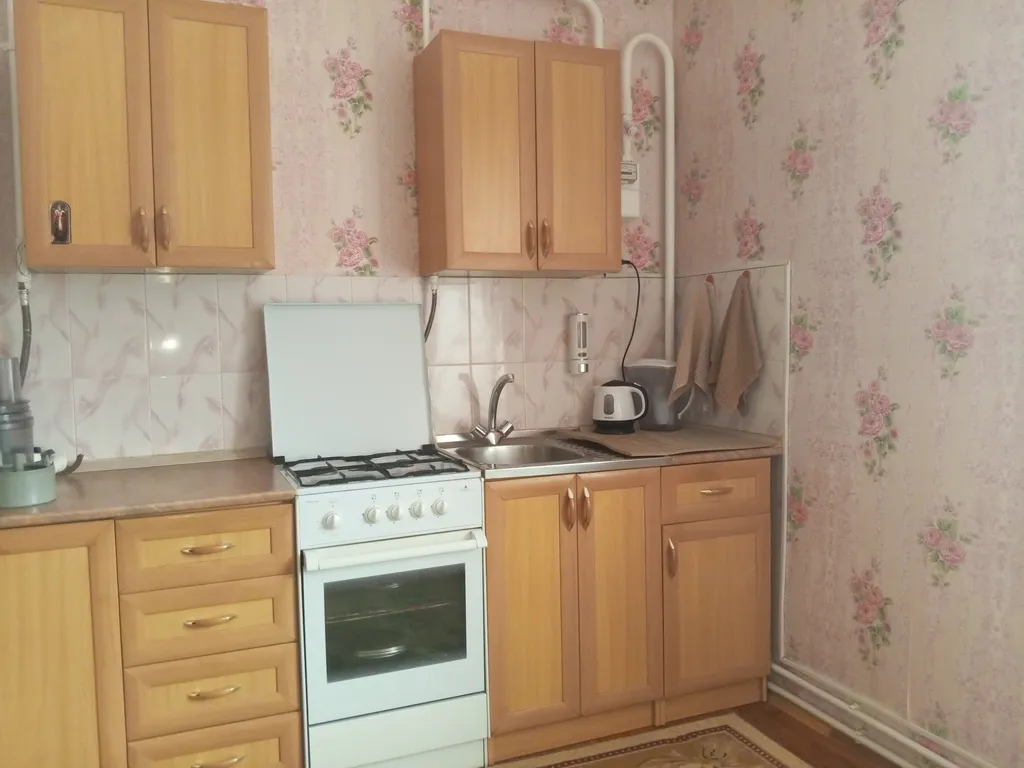 Комната в двухкомнатной квартире в 10 минутах от монастыря в спальном