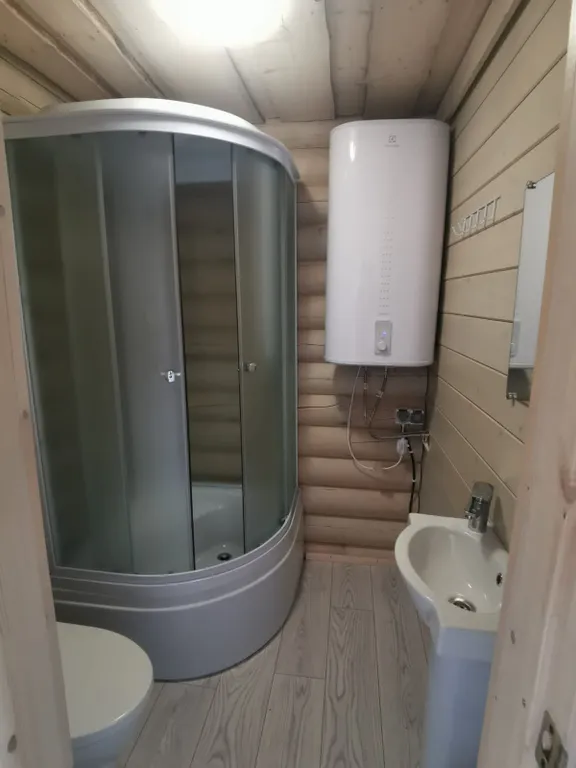 Дом на берегу озера