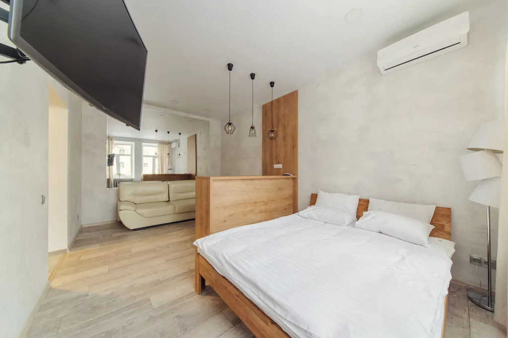 Современный светлый апартамент рядом с центром столицы