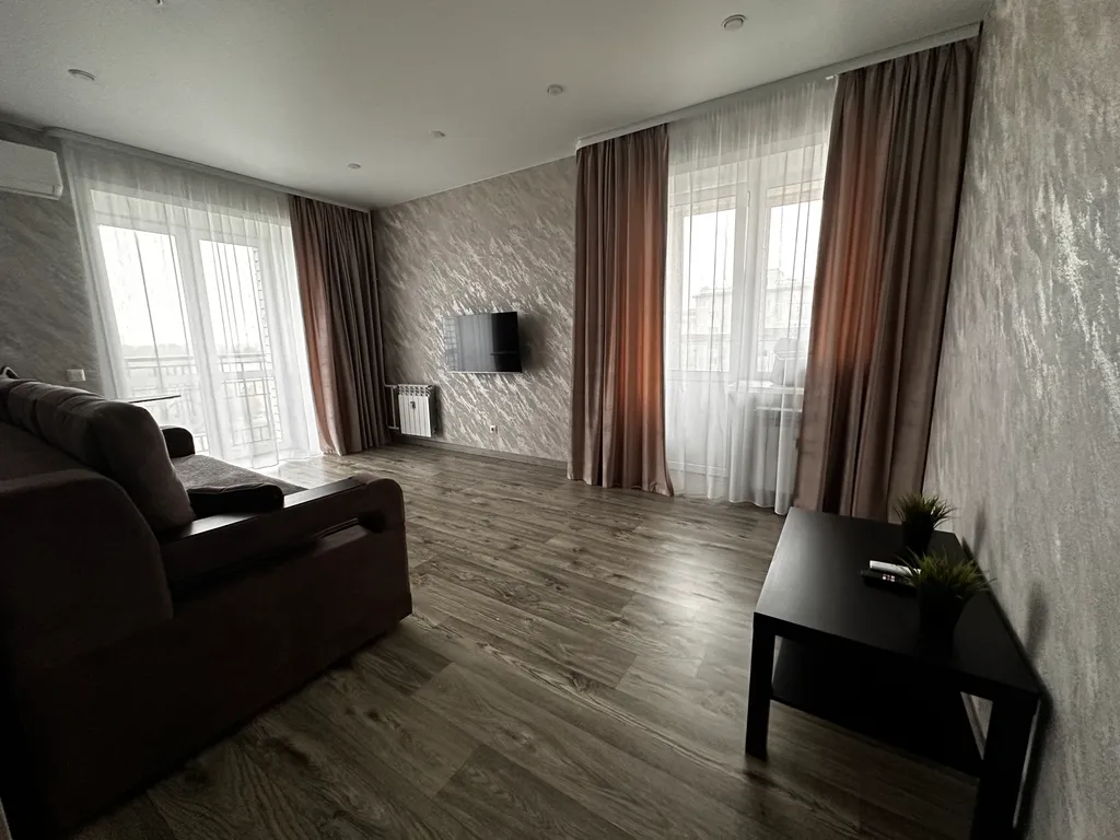 Квартира с евроремонтом в новом доме в центре города