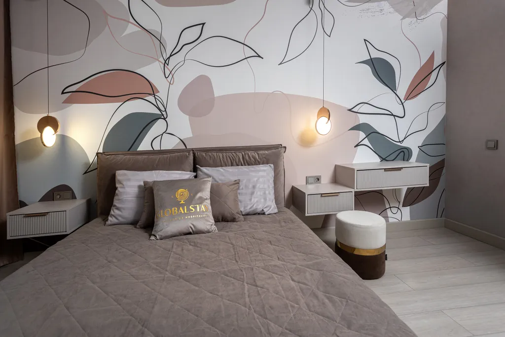 Дизайнерская трёххкомнатная квартира с панорамным видом Смоленска