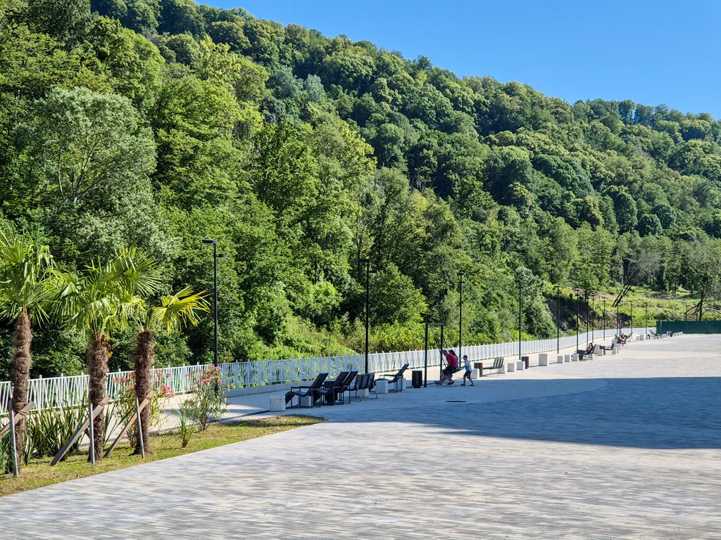 Просторная студия с балконом