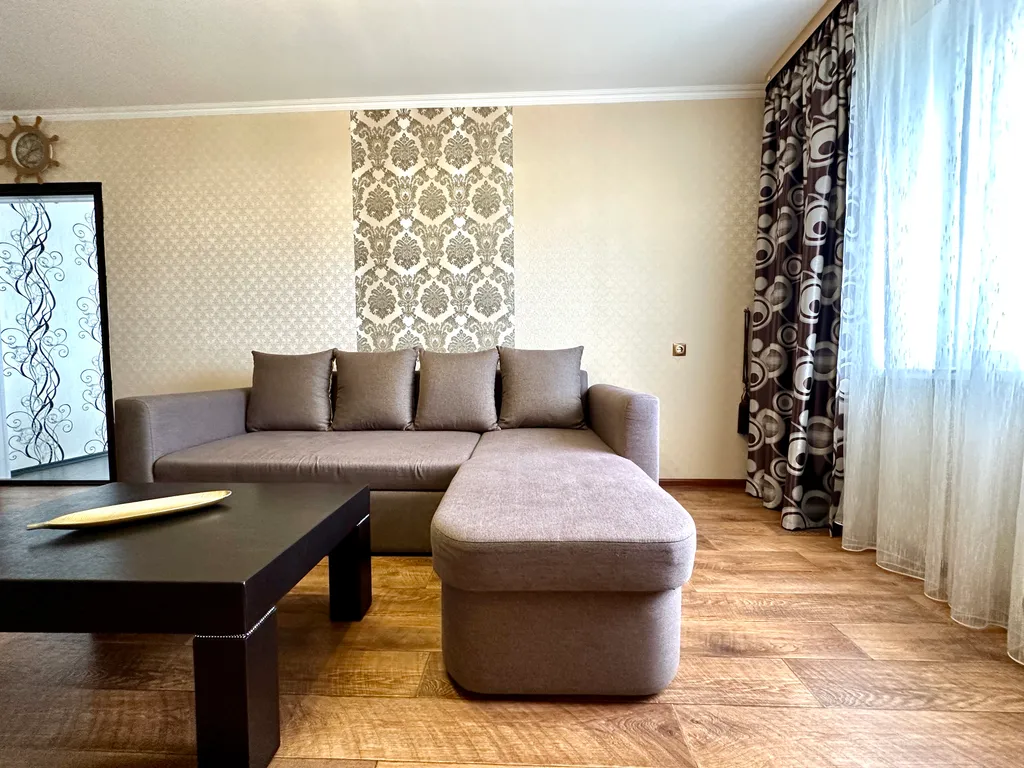 Просторные апартаменты напротив ТЦ Жемчужина Сибири