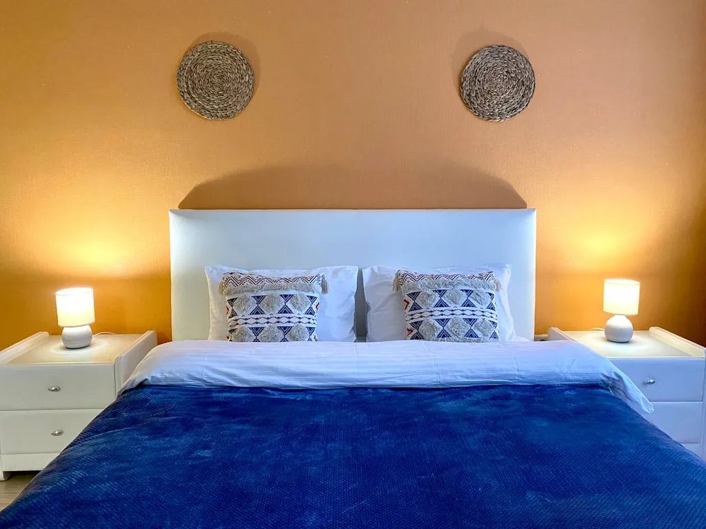 2-к. квартира с современным дизайном в центре от Kravc Group