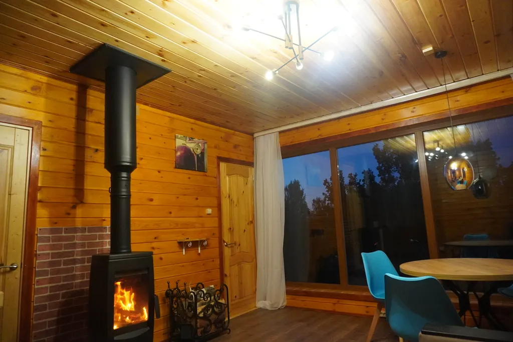 Домик на горке с баней