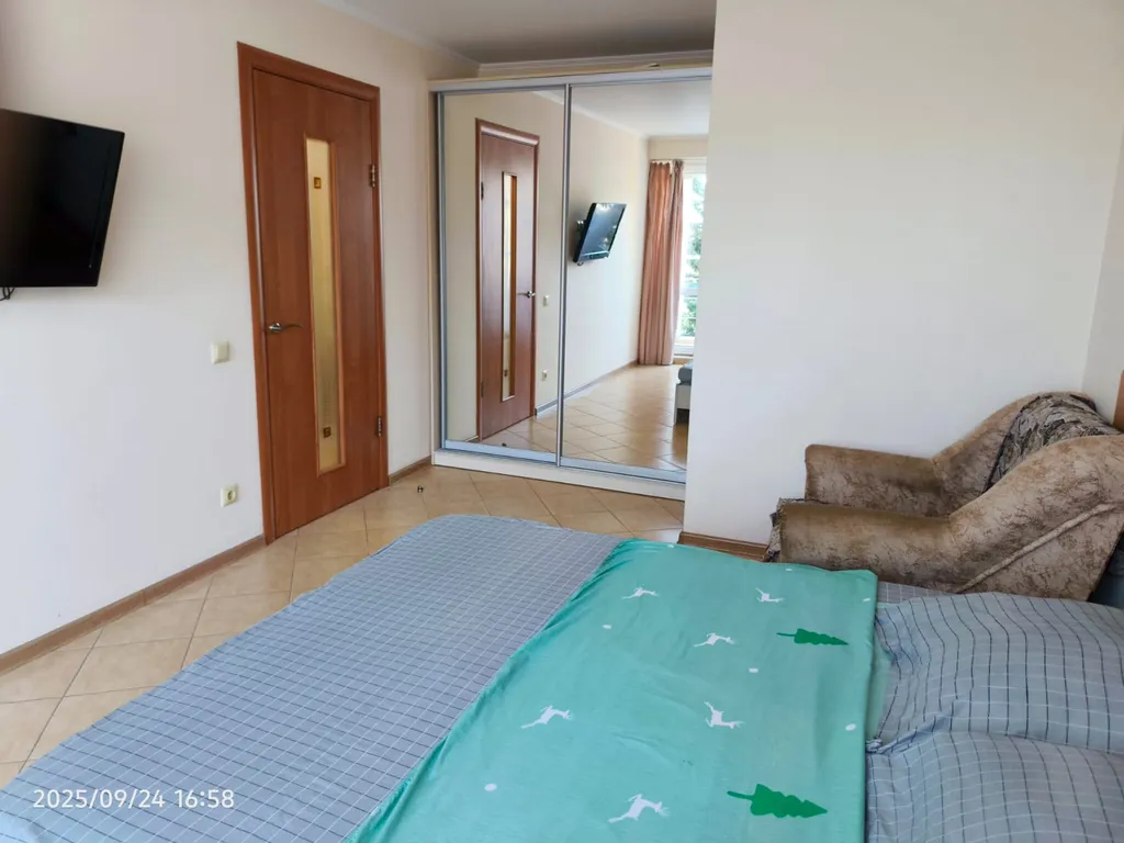 Светлая квартира с хорошим ремонтом в новом доме