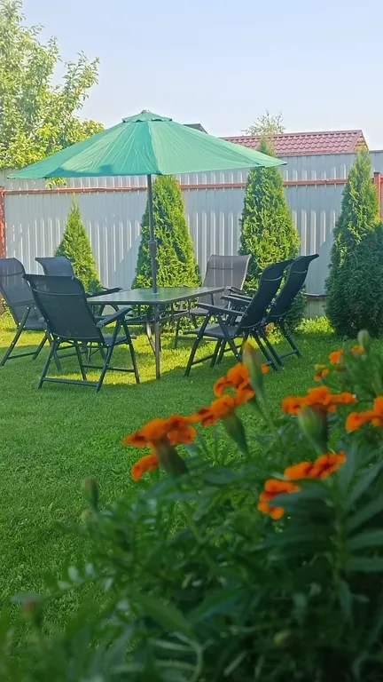 Большой уютный дом с камином