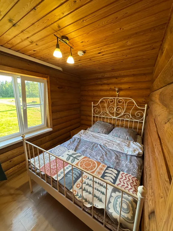 Коттедж Деревянный дом из сруба на огромном участке с собственным берегом — аренда посуточно в Олонец