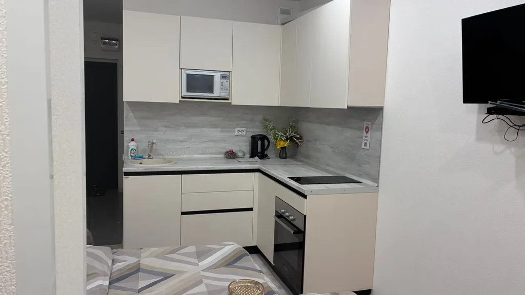 Уютная студия у парка молодежный с видом на реку