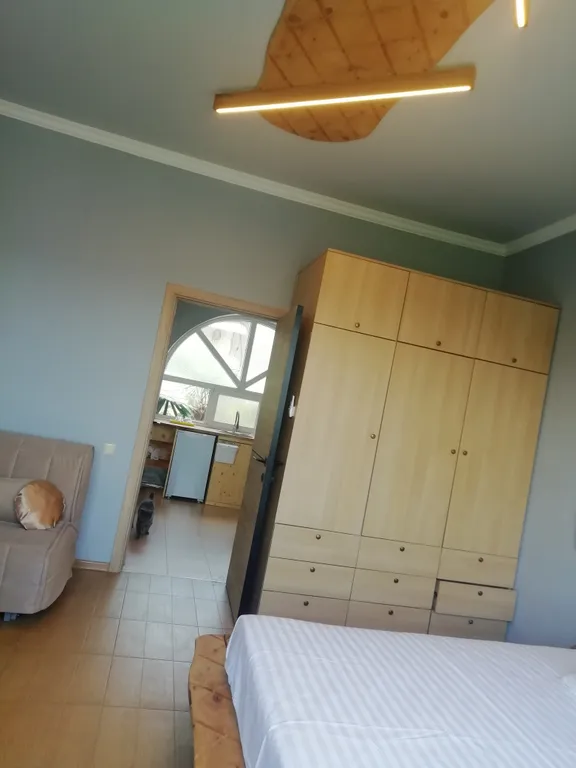 Уютная квартира на тихой зелёной улице с видом на горы