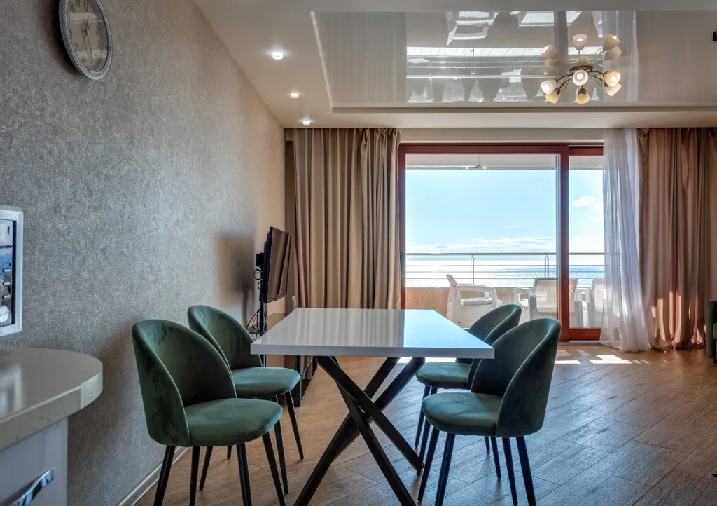 Квартира с видом на море, две спальни и гостиная