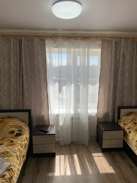 Квартира Трешка в центре в районе церкви — аренда посуточно в Каменск-Шахтинский