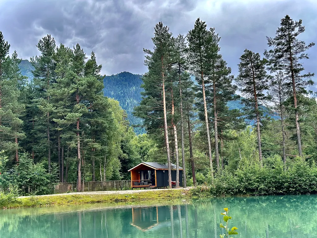 Коттедж Домик с видом на озеро — Архыз