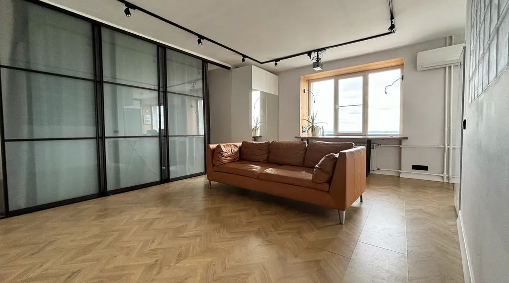 Апартаменты в Радиальном доме с видом на реку