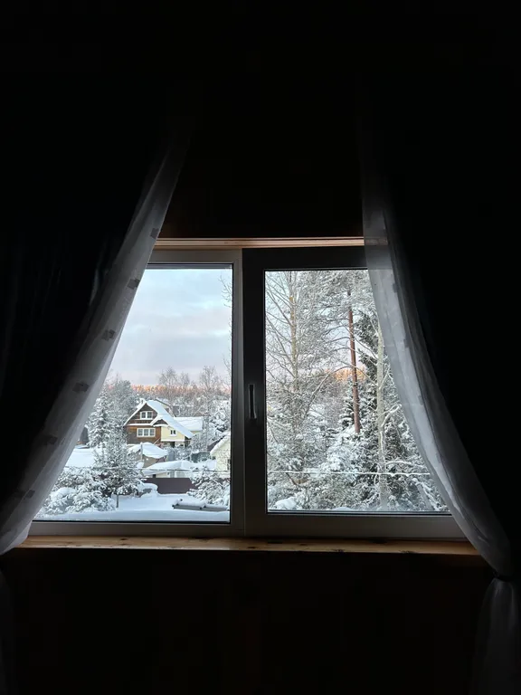 Большой коттедж с камином Гнездо