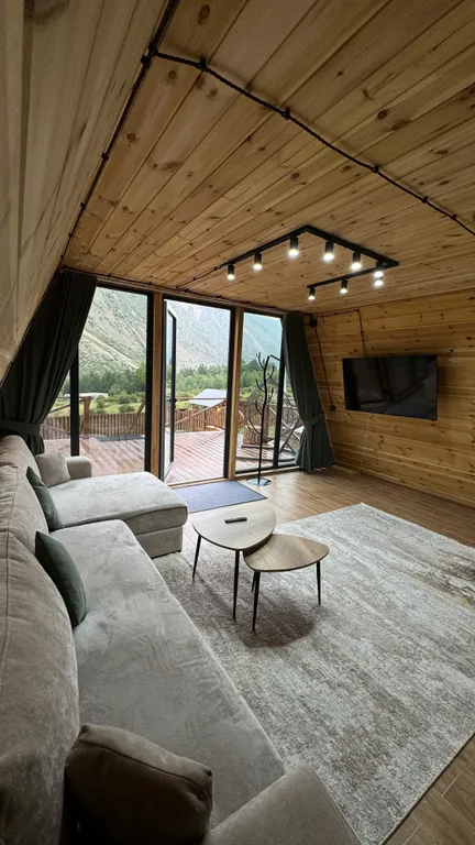 Уютный домик с панорамным видом на горы