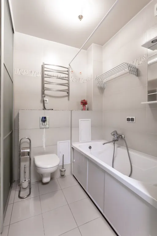 2-комнатная квартира с камином в современном доме в центре города