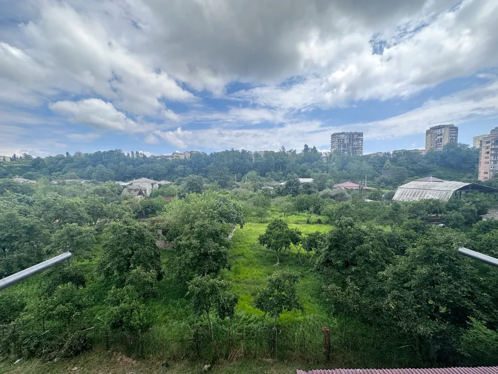 Квартира Двухкомнатная квартира с балконом — Сухум