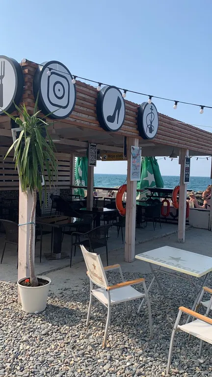 Часть дома с отдельным входом и верандой