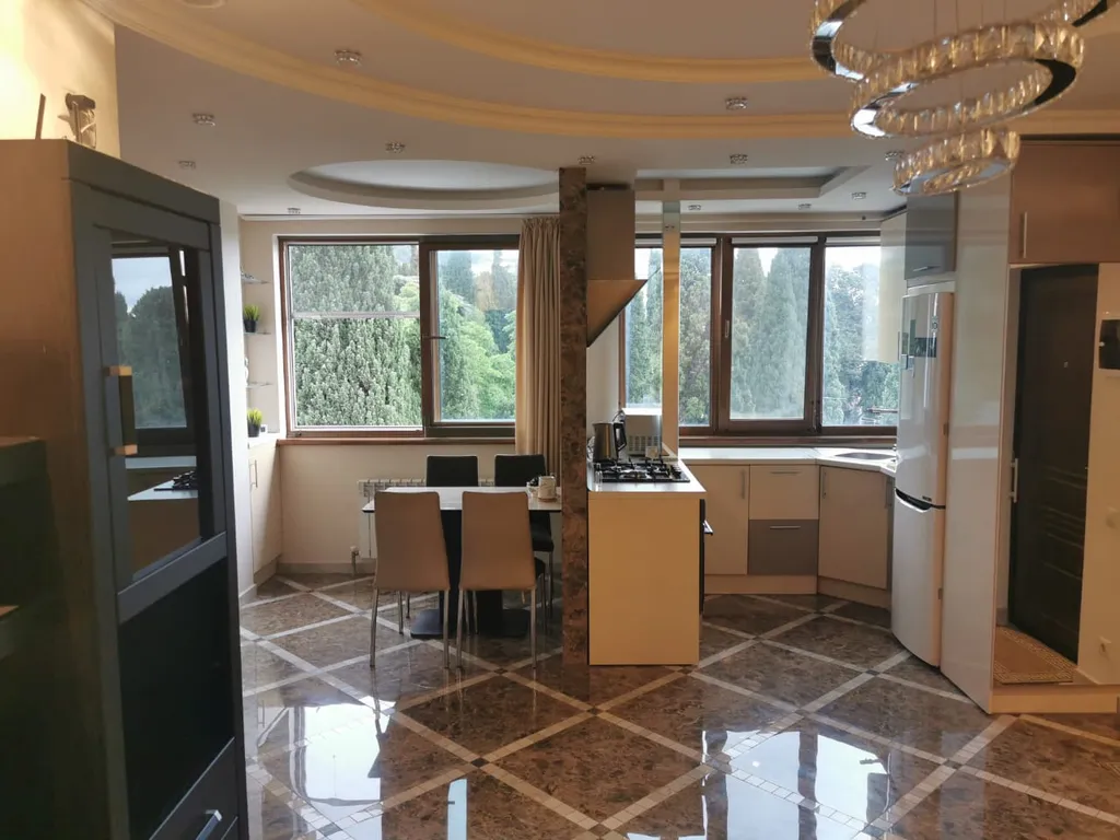 Квартира в центре с видом на море и горы