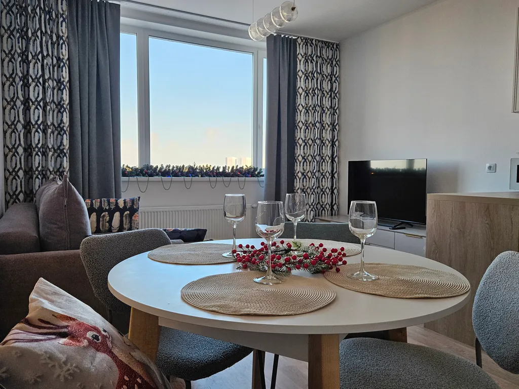 Новая квартира с 3 спальнями, видом на центр города и шикарные закаты