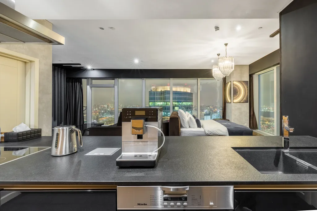 Deluxe jacuzzi 64 floor