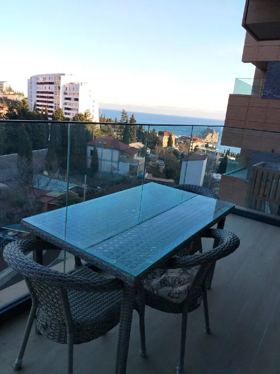 Апартаменты с видом на море с подогреваемым бассейном