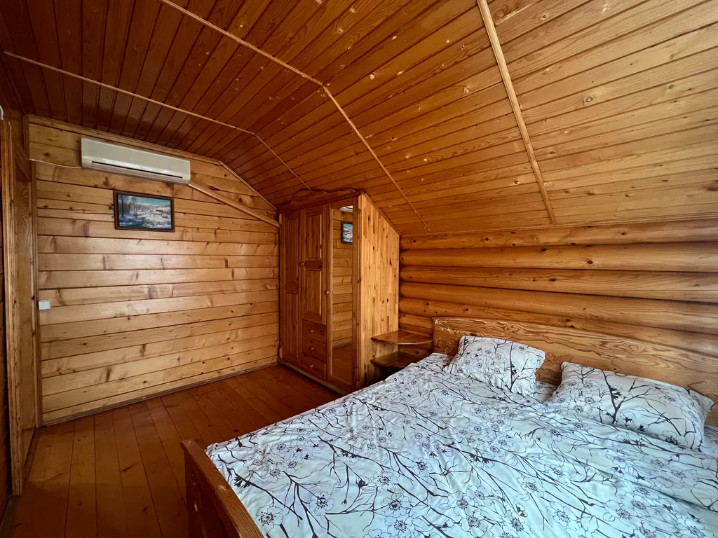 Сруб в Ялте c бассейном и сауной