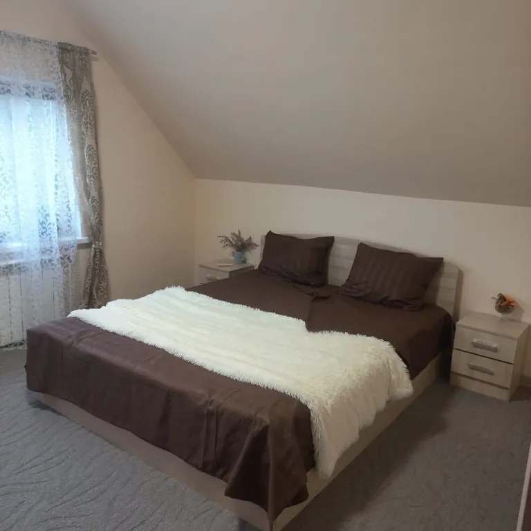 Уютный дом в сосновом лесу