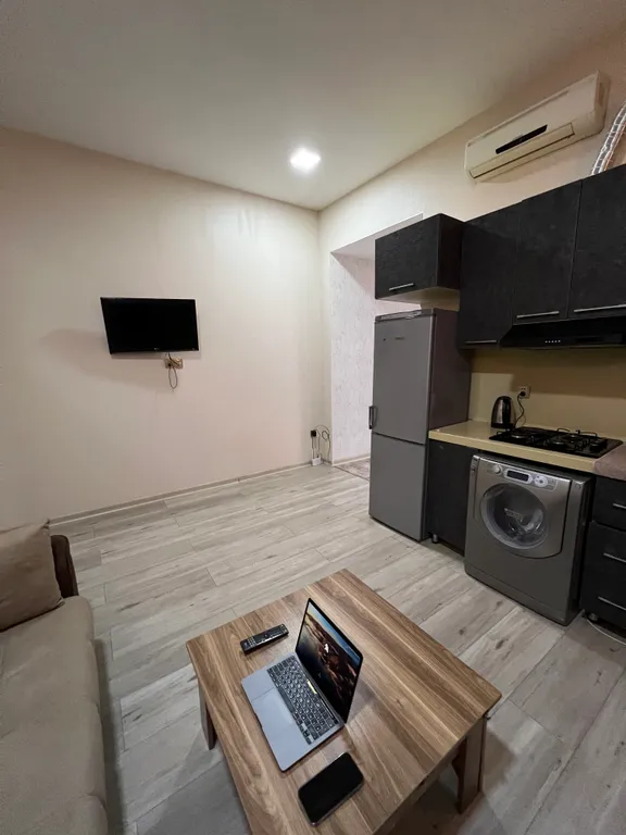 Квартира-студия у моря в самом центре города