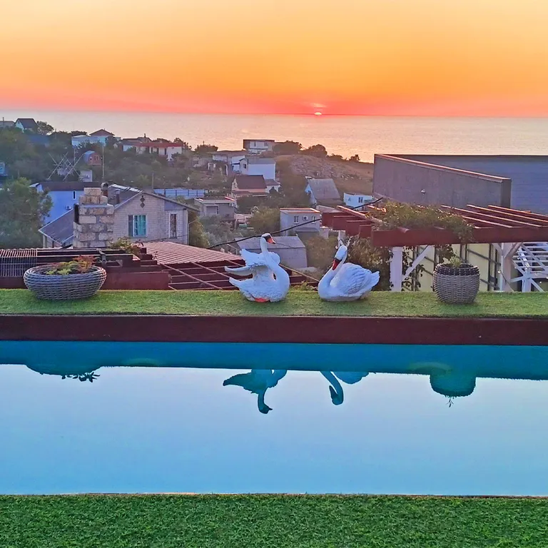 2-комнатный дом с бассейном с видом на Азовское море Абрикос