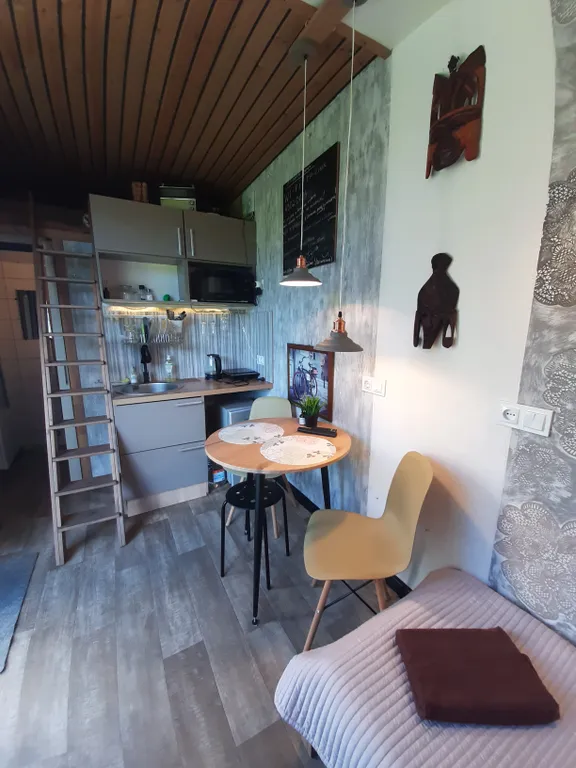 Теплый домик - студия у реки