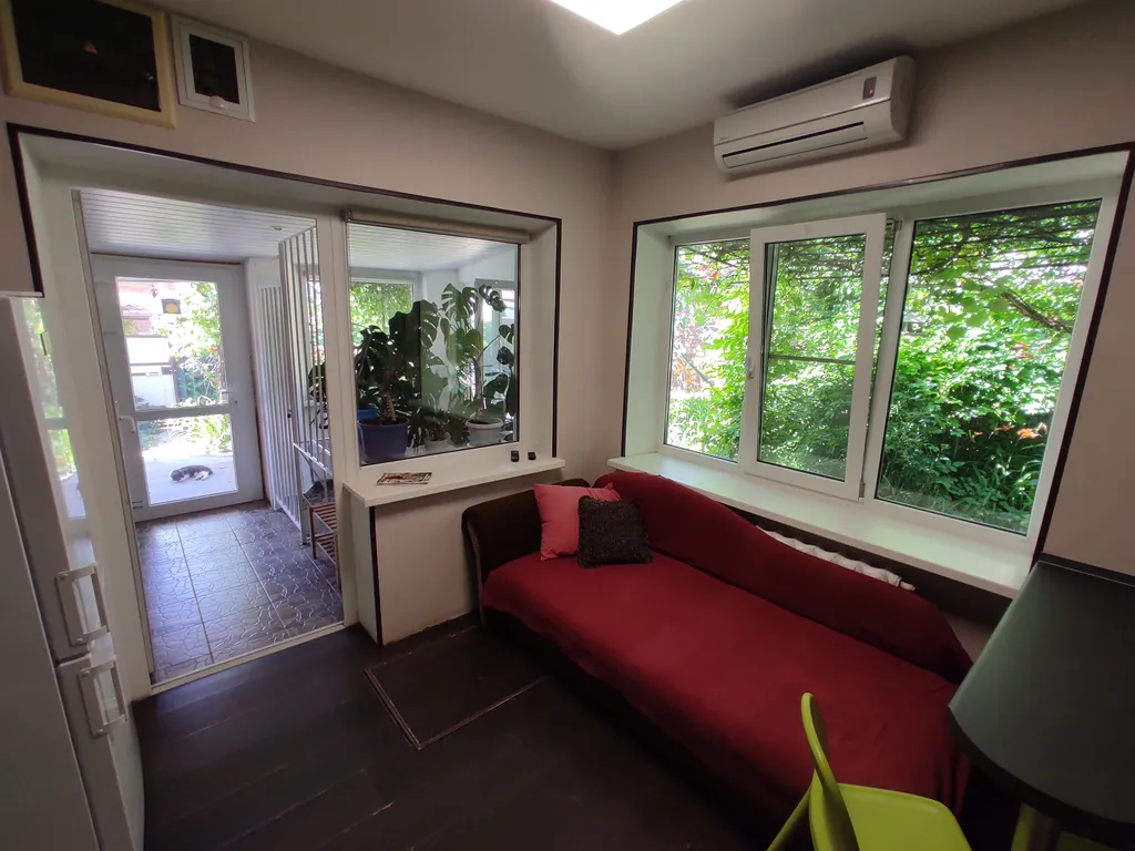 Коттедж Коттедж Двухкомнатные апартаменты с большой террасой — Камышеватская