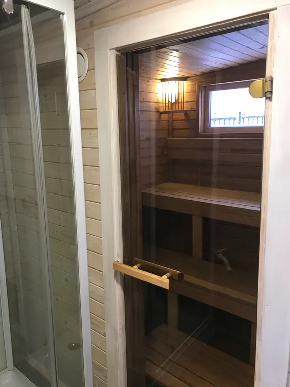 Коттедж Дом на озере Отрадное — Плодовое