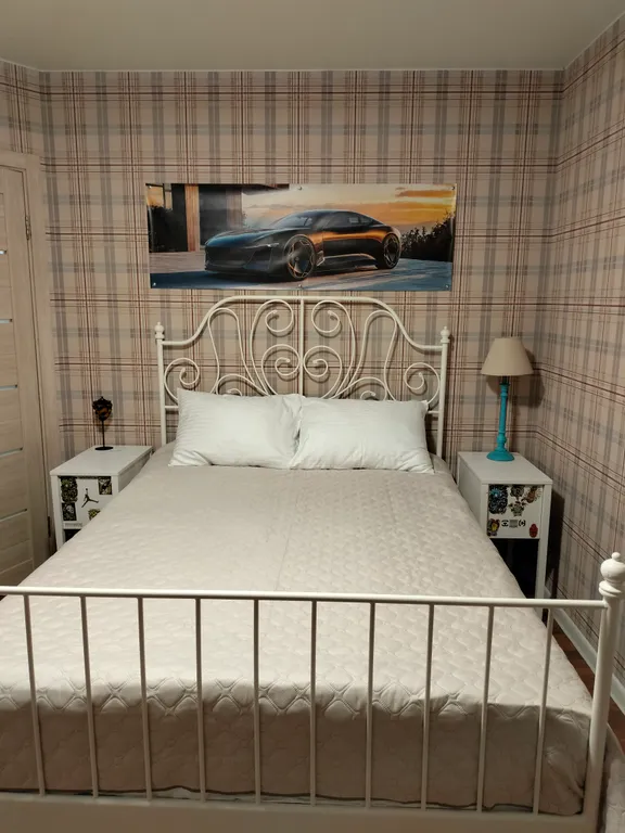 Уютный коттедж с дровяным камином, в окружении лесного массива