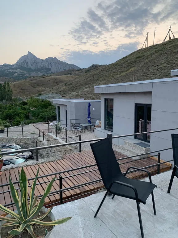 Дом с видом на горы LightHouse Koktebel