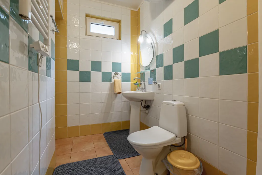 Уютный домик с двориком в центре города у моря