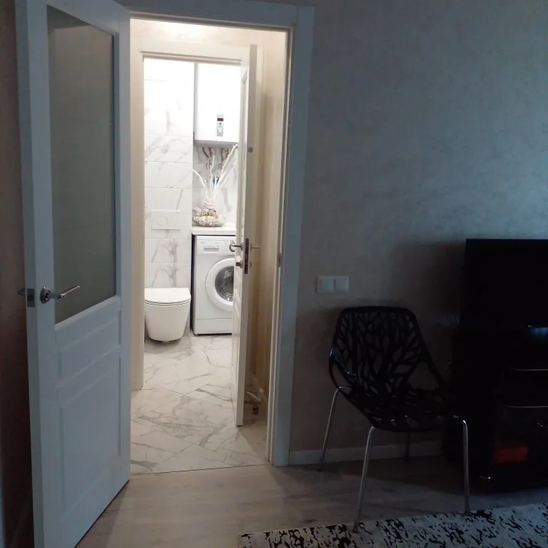 Квартира со свежим ремонтом рядом с морем