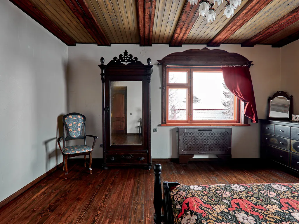 Готический замок Гранат Альдога