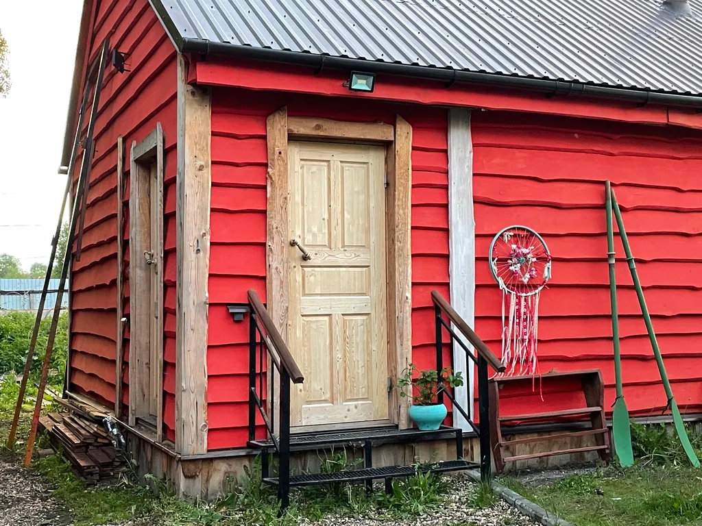 Дом рыбака с баней в самом живописном месте города, у реки и озера