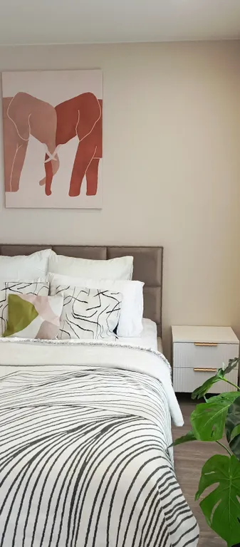 Светлая студия в центре