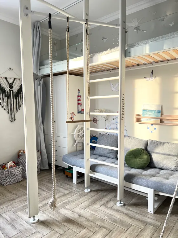 Курортная квартира с питерской атмосферой-лес, озеро, Москва.