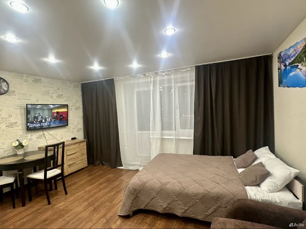 Просторная квартира студия на Зональном